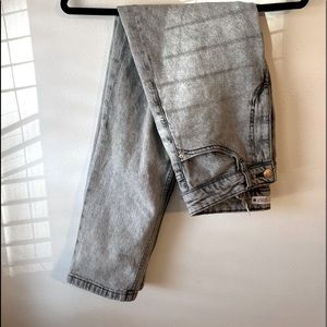 ZARA jeans size 4 a couple months old
